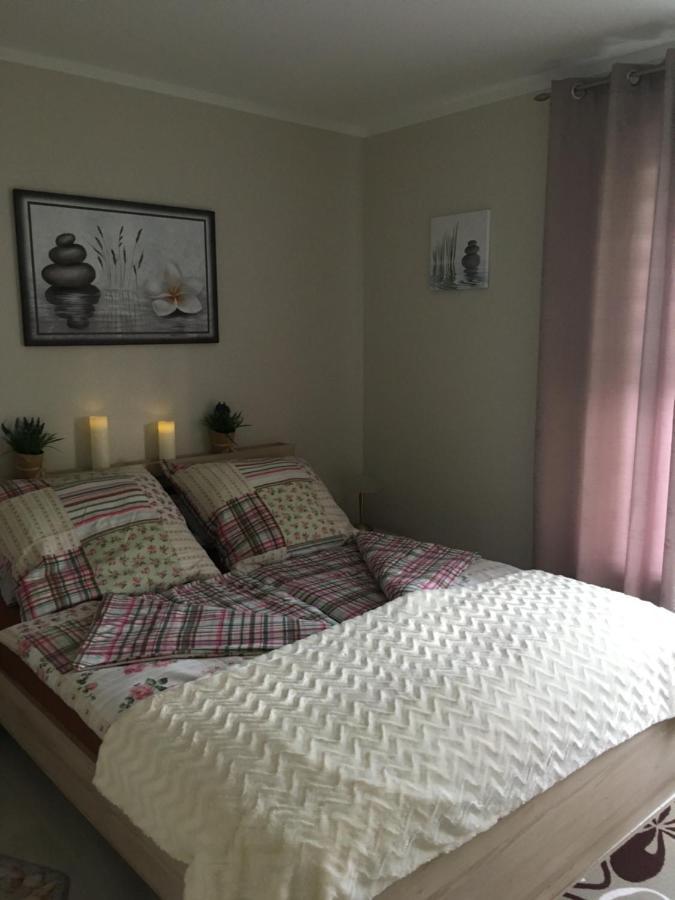 Apartament Deluxe 尤斯托尼莫斯基 外观 照片