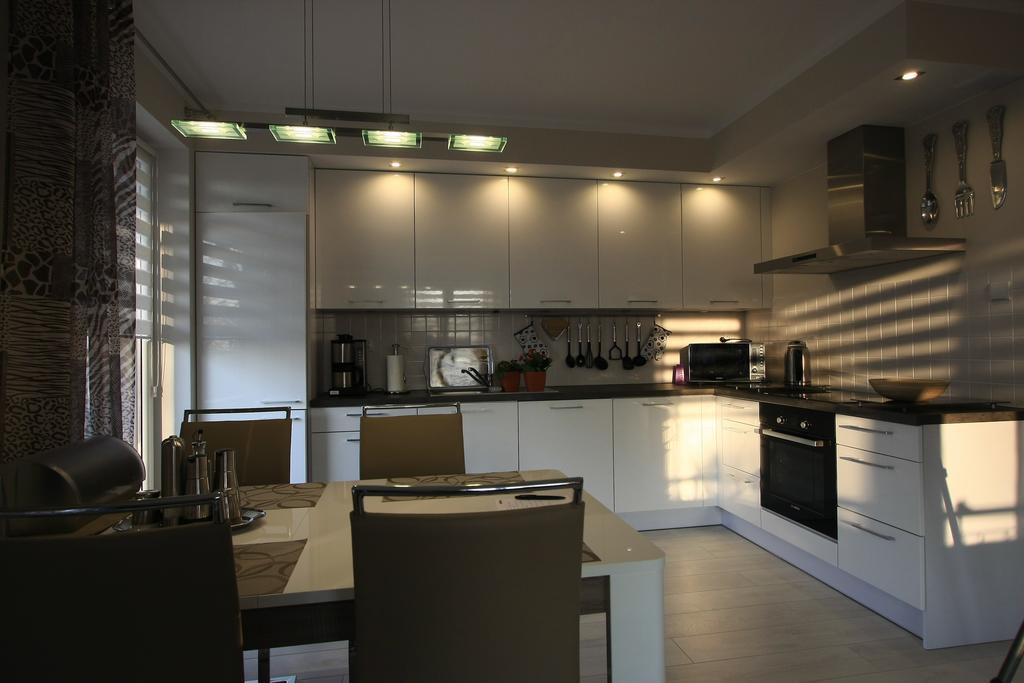 Apartament Deluxe 尤斯托尼莫斯基 客房 照片