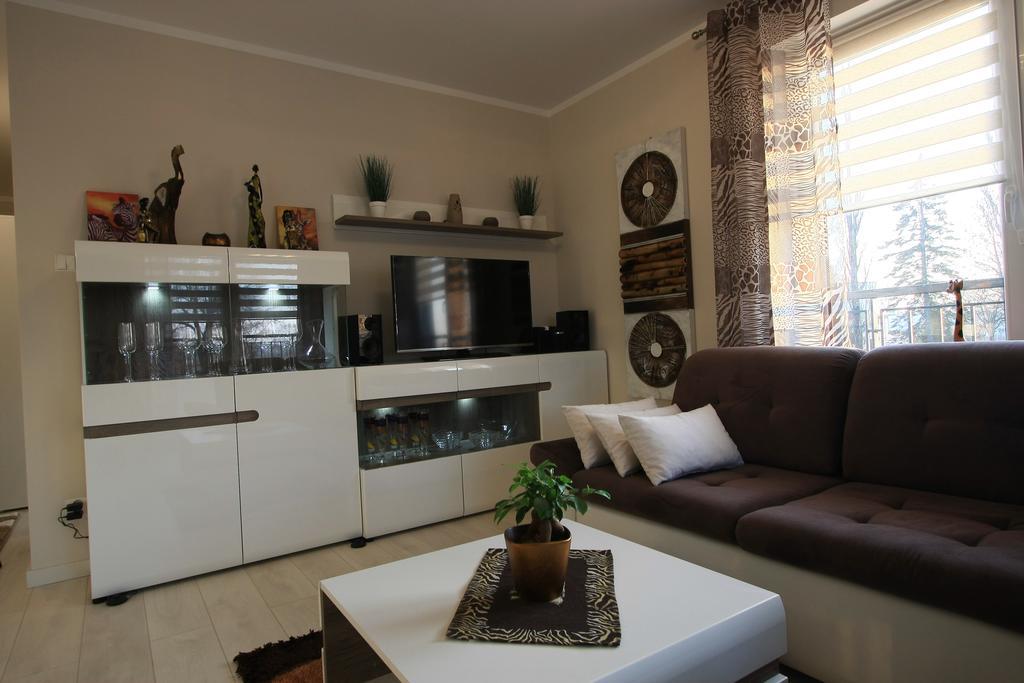Apartament Deluxe 尤斯托尼莫斯基 客房 照片