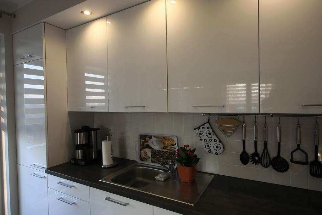 Apartament Deluxe 尤斯托尼莫斯基 外观 照片