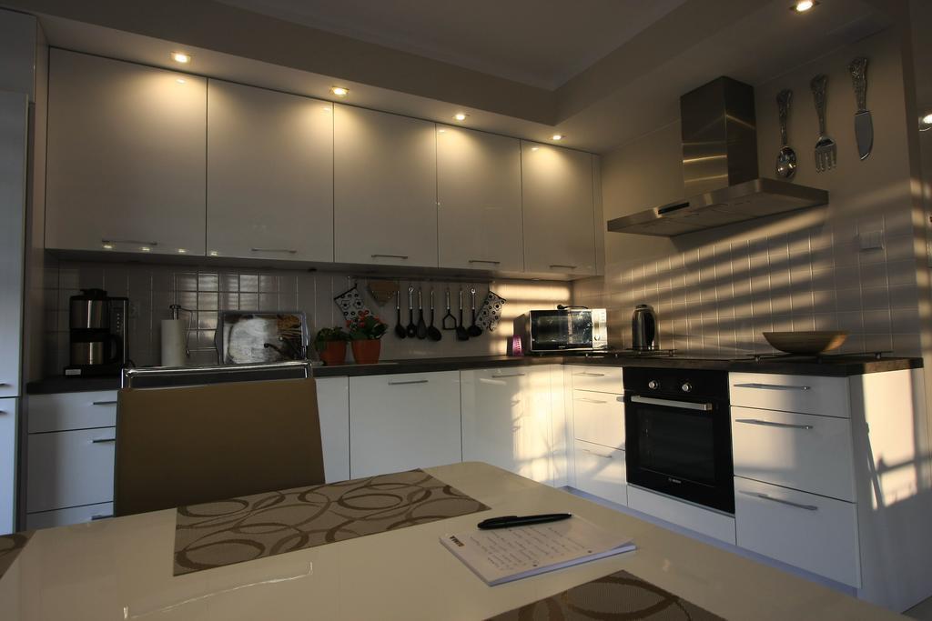 Apartament Deluxe 尤斯托尼莫斯基 客房 照片