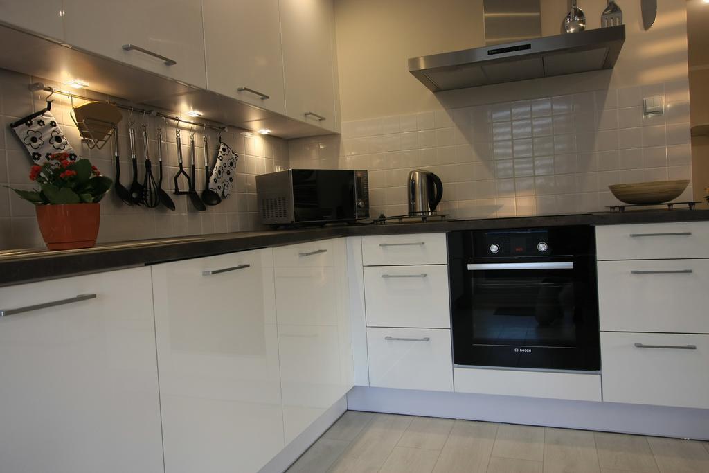 Apartament Deluxe 尤斯托尼莫斯基 外观 照片