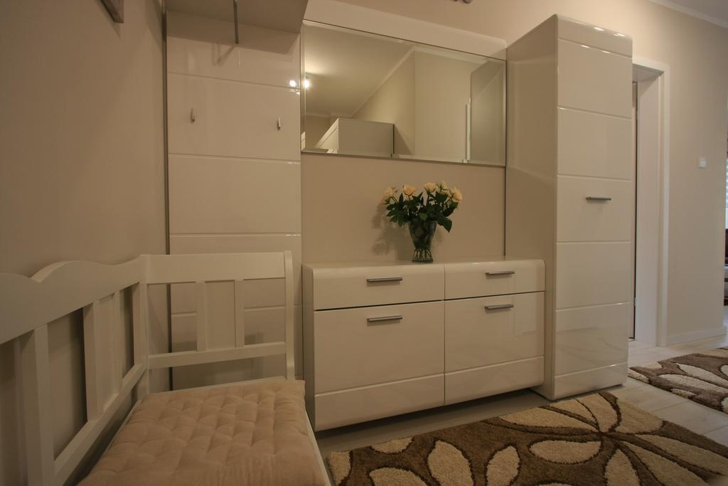 Apartament Deluxe 尤斯托尼莫斯基 客房 照片